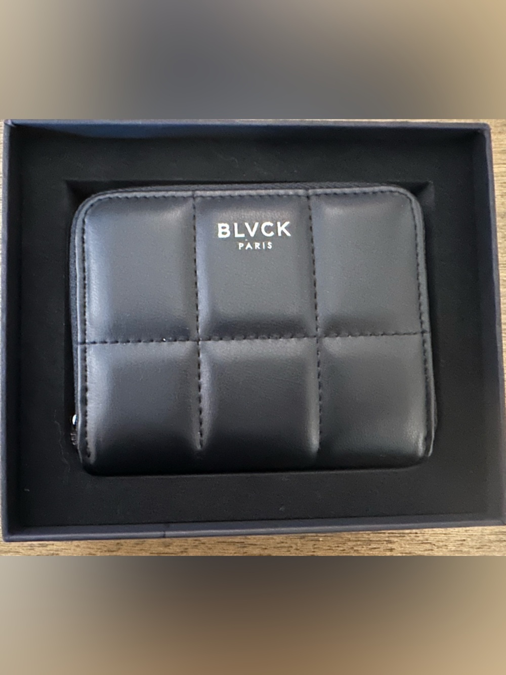 Blvck Paris Padded Wallet – Sleek, Chic, and Ready to Go - Picture 3 of 5